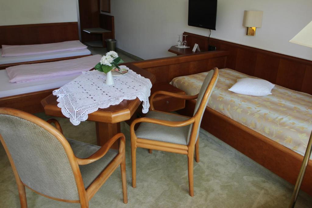 Hotel Am Kurpark Bad Wimpfen Quarto foto